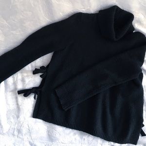 open-side turtleneck